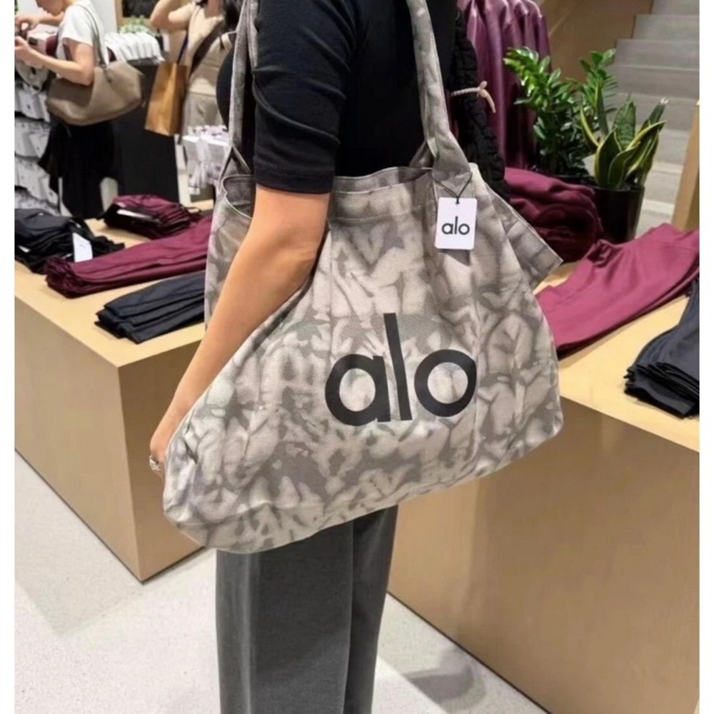Alo Yoga Shopper Tote Grey Tiedye One Size New With Tags - Picture 2 of 5